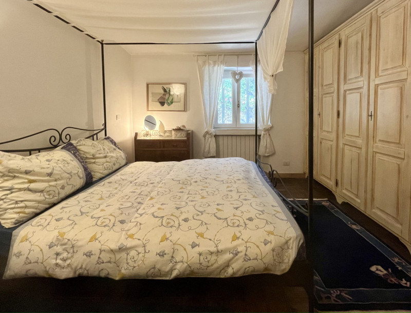 Immagine 30 di Villa in vendita  in via zara a Olbia