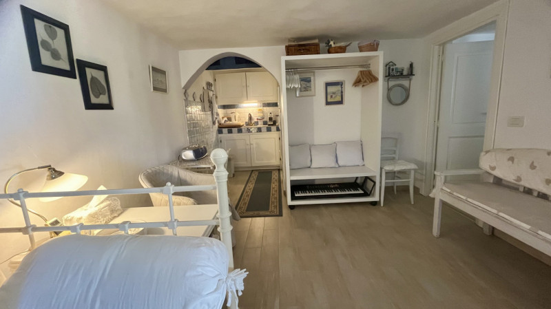 Immagine 33 di Villa in vendita  in via zara a Olbia