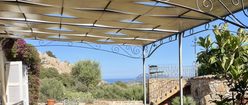 Immagine 52 di Villa in vendita  in via zara a Olbia