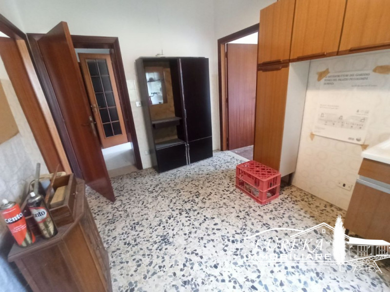 Immagine 14 di Casa indipendente in vendita  a Castiglione Del Lago