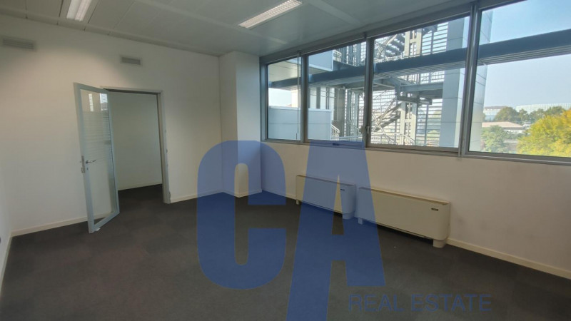 Immagine 10 di Ufficio in affitto  in VIA BAZZI CARLO a Milano