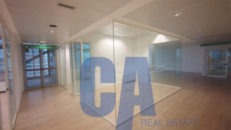 Immagine 14 di Ufficio in affitto  in VIA BAZZI CARLO a Milano