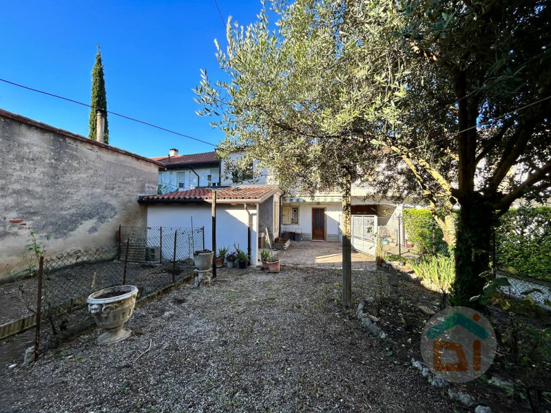 Immagine 16 di Villetta a schiera in vendita  in Viale Venezia Giulia a Cormons