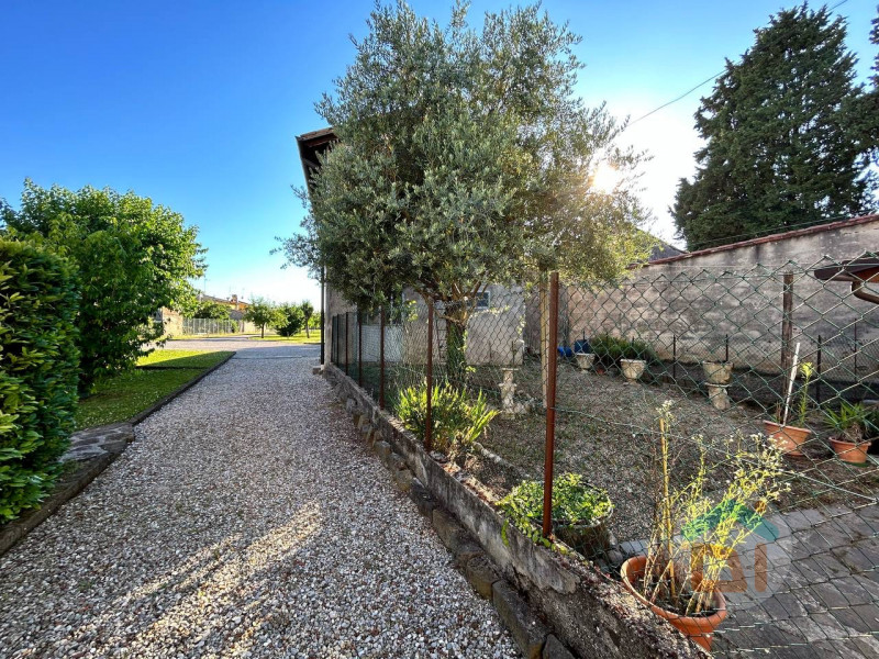 Immagine 18 di Villetta a schiera in vendita  in Viale Venezia Giulia a Cormons