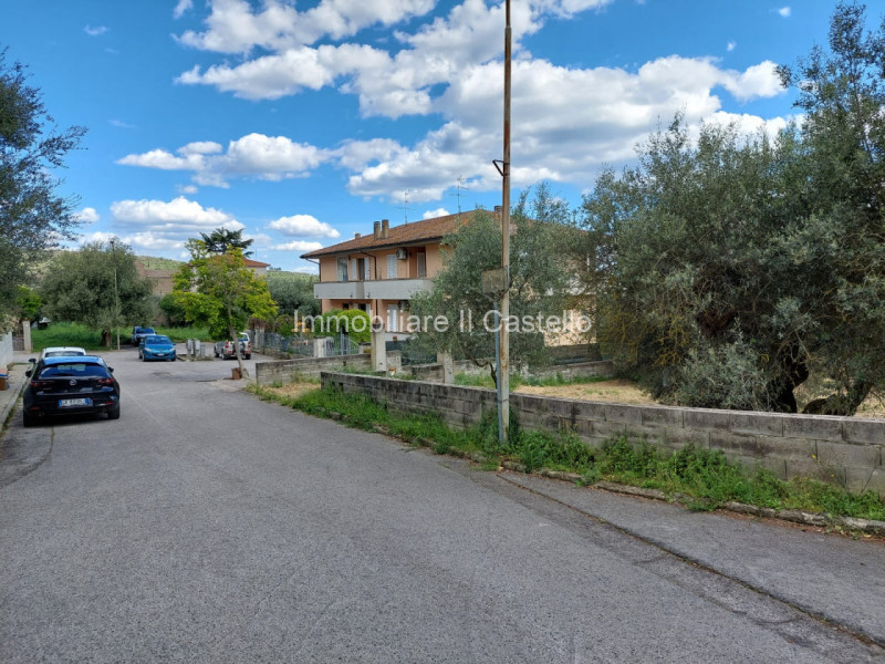 Immagine 4 di Terreno in vendita  in Via Gismè Ricci a Passignano Sul Trasimeno