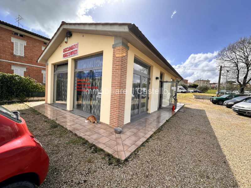 Immagine 2 di Ufficio in vendita  in via piemonte a Castiglione Del Lago