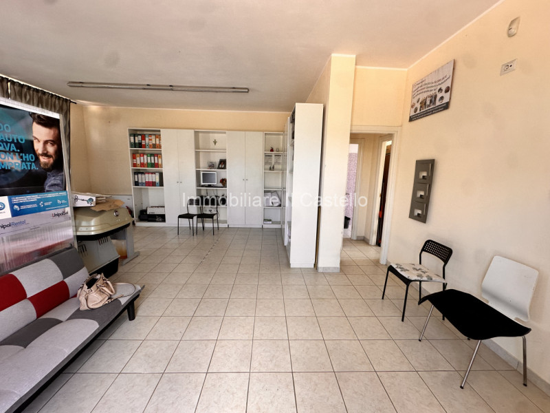 Immagine 8 di Ufficio in vendita  in via piemonte a Castiglione Del Lago