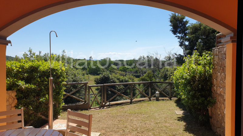 Immagine 2 di Villetta a schiera in vendita  a Castiglione Della Pescaia