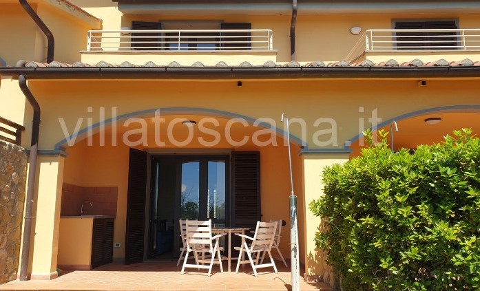 Immagine 3 di Villetta a schiera in vendita  a Castiglione Della Pescaia