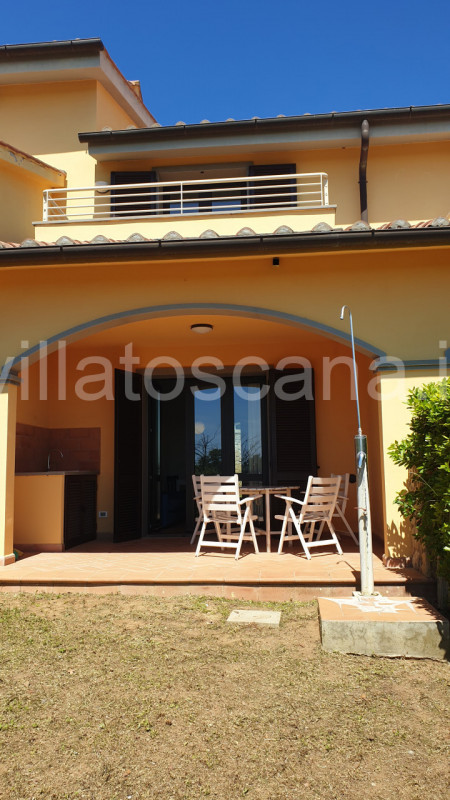 Immagine 9 di Villetta a schiera in vendita  a Castiglione Della Pescaia