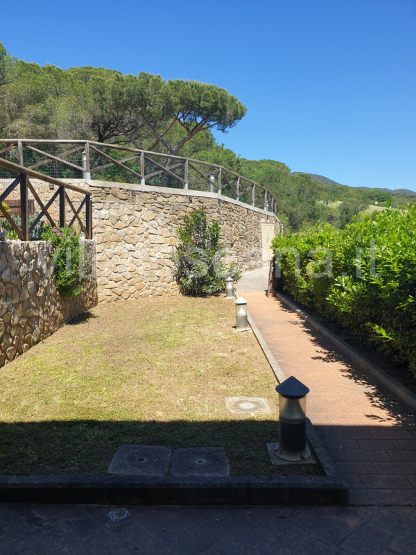 Immagine 26 di Villetta a schiera in vendita  a Castiglione Della Pescaia