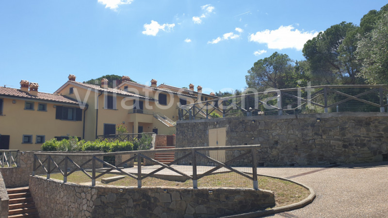 Immagine 29 di Villetta a schiera in vendita  a Castiglione Della Pescaia
