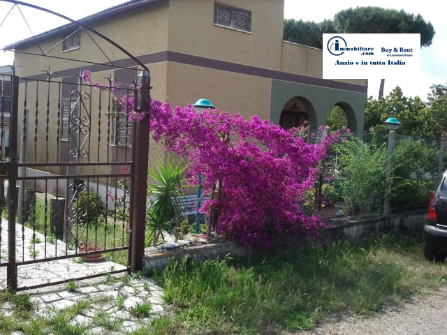 Immagine 8 di Villa in vendita  in Via Fara Sabina a Nettuno