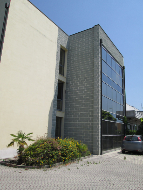 Immagine 6 di Laboratorio in vendita  in VIA MISURINA a Mestrino