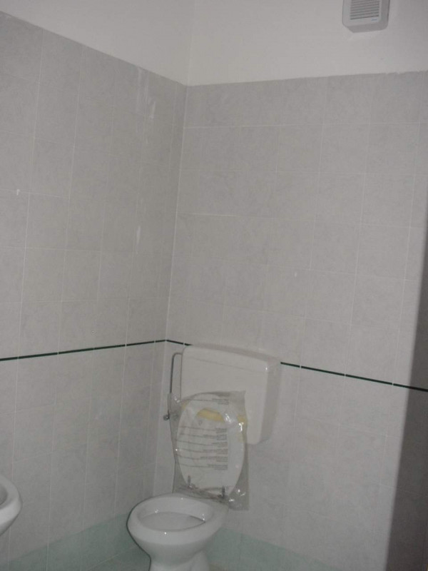 Immagine 12 di Laboratorio in vendita  in VIA MISURINA a Mestrino