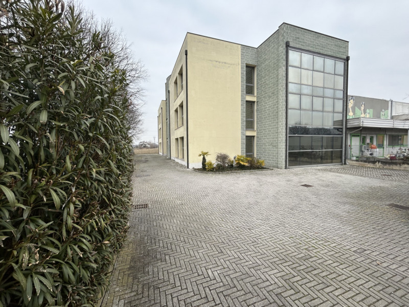 Immagine 17 di Laboratorio in vendita  in VIA MISURINA a Mestrino