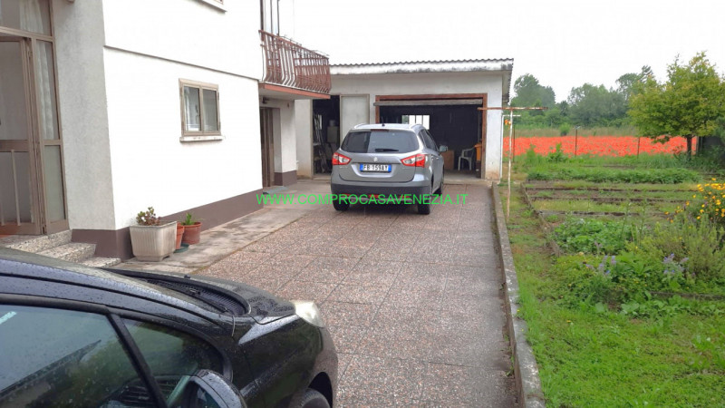 Immagine 4 di Casa indipendente in vendita  a Casale Sul Sile