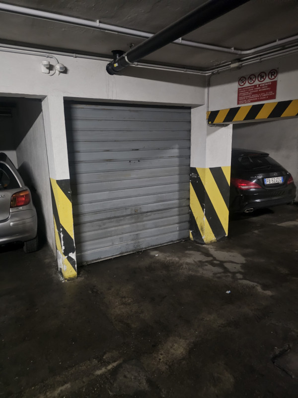 Immagine 2 di Garage in affitto  in via dante a Padova