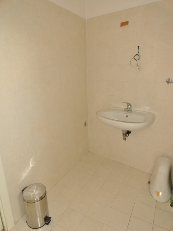 Immagine 12 di Negozio in vendita  in strada postumia a Vicenza