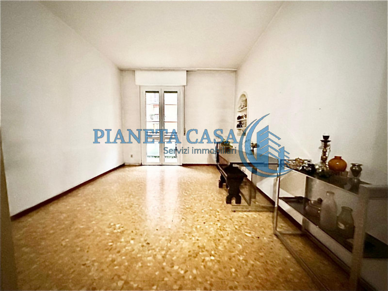 Immagine 8 di Appartamento in vendita  in Via Caracciolo 26 a Milano