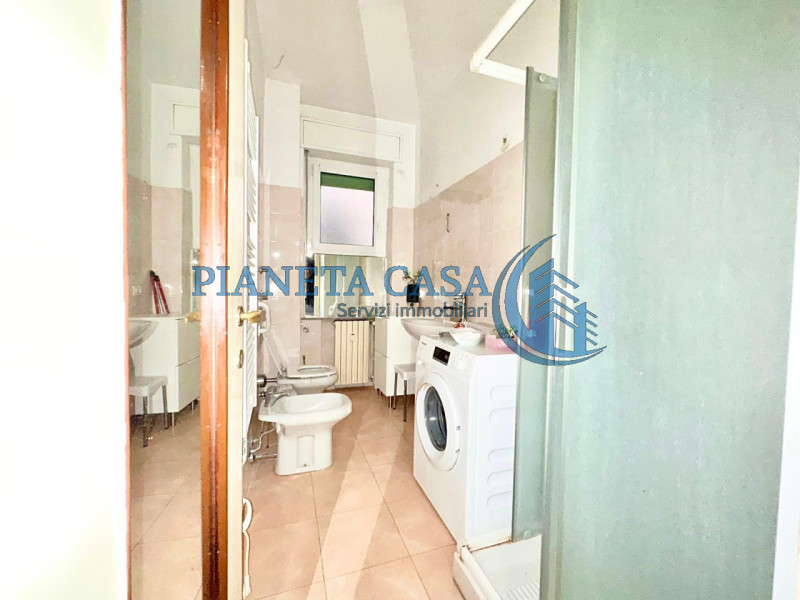 Immagine 13 di Appartamento in vendita  in Via Caracciolo 26 a Milano