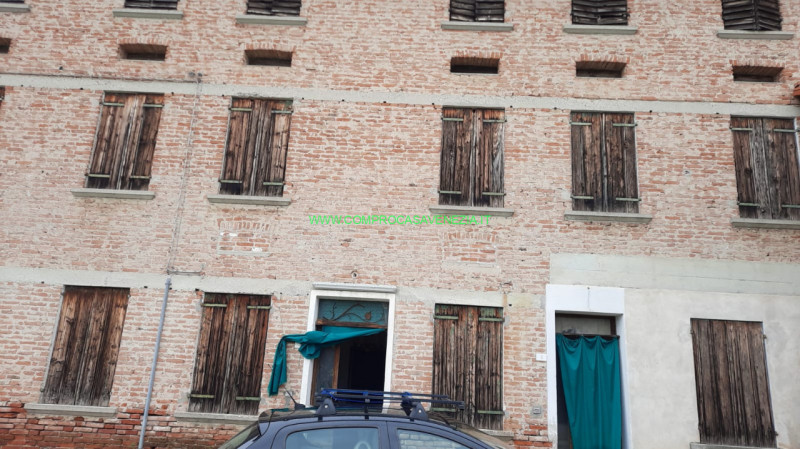 Immagine 1 di Rustico / casale in vendita  in casier a Casier