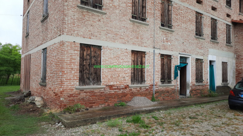 Immagine 2 di Rustico / casale in vendita  in casier a Casier