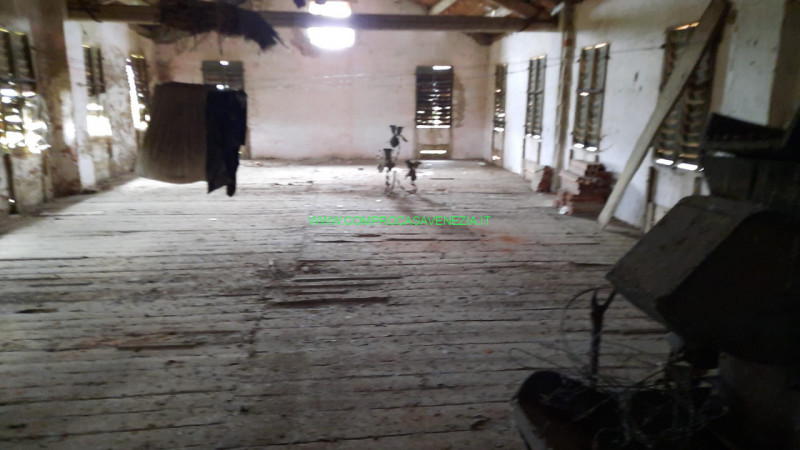 Immagine 8 di Rustico / casale in vendita  in casier a Casier