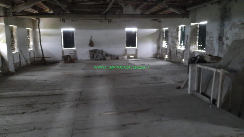 Immagine 9 di Rustico / casale in vendita  in casier a Casier