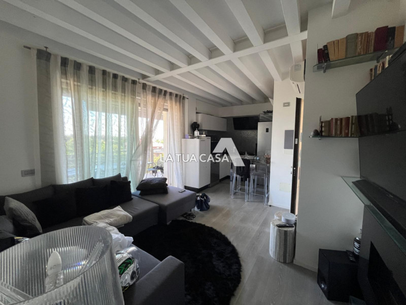 Immagine 3 di Appartamento in vendita  a Verona