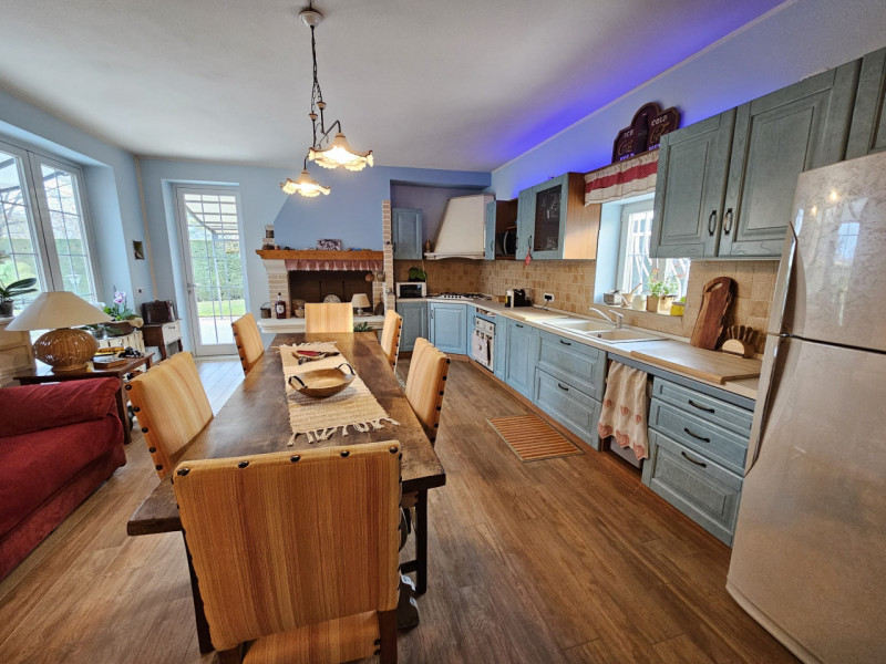 Immagine 3 di Villa in vendita  a Selvazzano Dentro