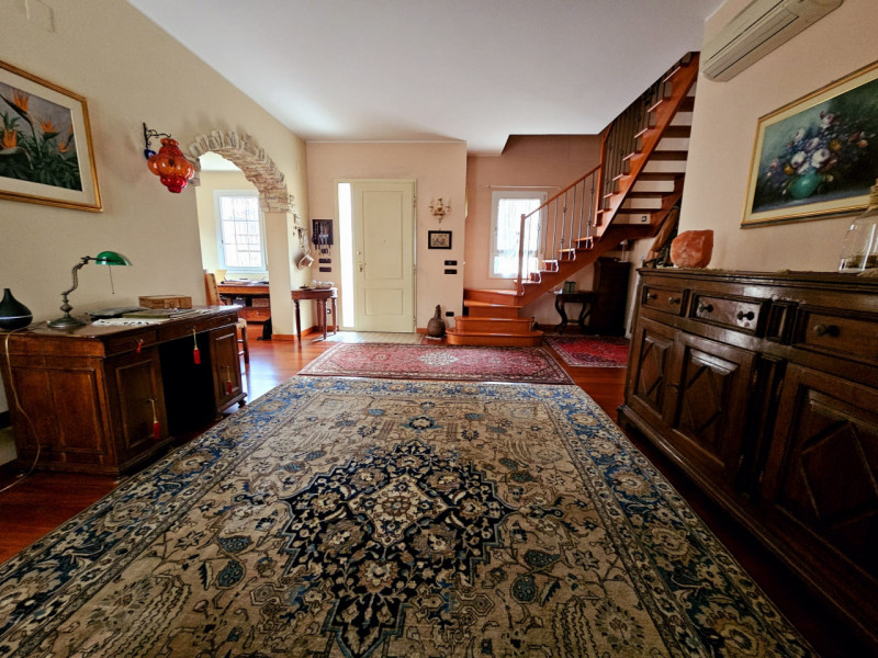 Immagine 4 di Villa in vendita  a Selvazzano Dentro