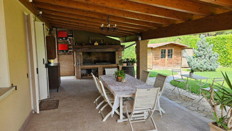 Immagine 14 di Villa in vendita  a Selvazzano Dentro