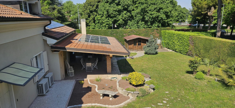 Immagine 16 di Villa in vendita  a Selvazzano Dentro
