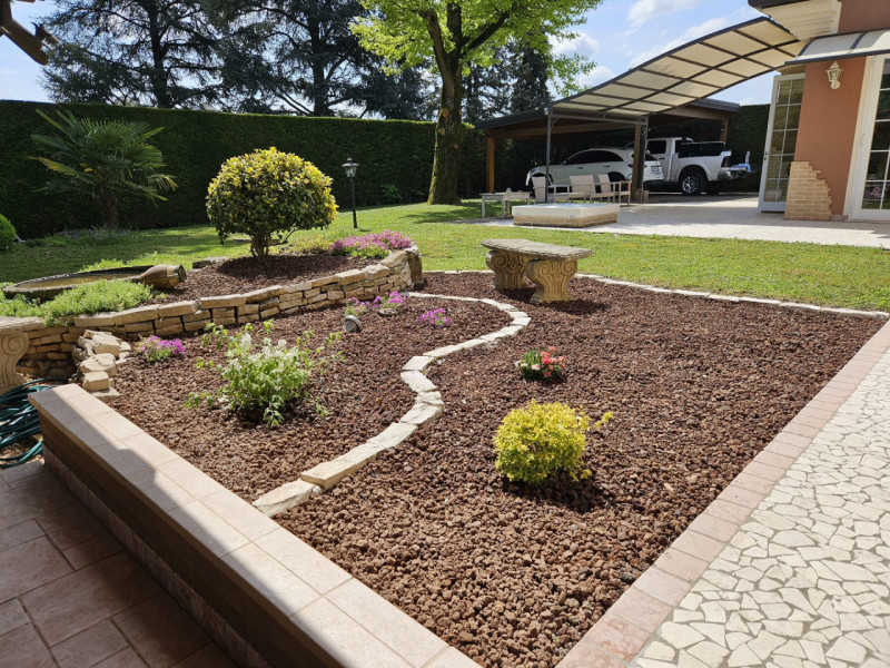 Immagine 18 di Villa in vendita  a Selvazzano Dentro