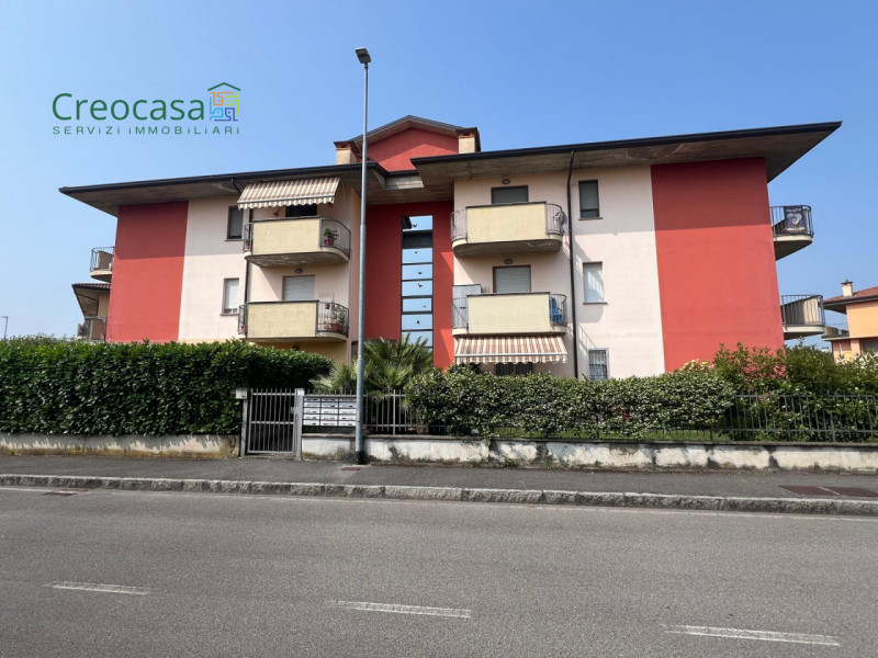 Immagine 3 di Appartamento in vendita  in Via Papa Giovanni Paolo II 172 a Stezzano