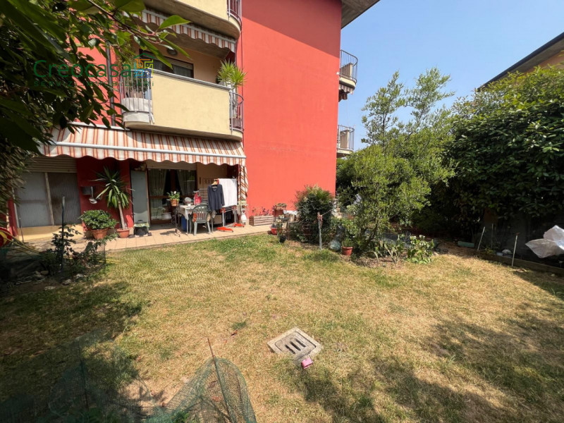 Immagine 4 di Appartamento in vendita  in Via Papa Giovanni Paolo II 172 a Stezzano