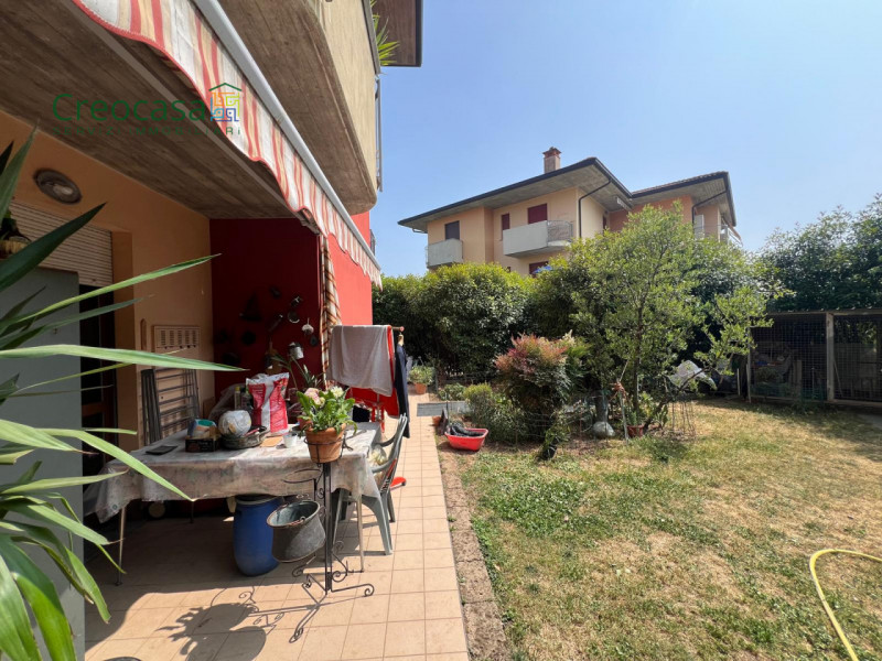 Immagine 5 di Appartamento in vendita  in Via Papa Giovanni Paolo II 172 a Stezzano