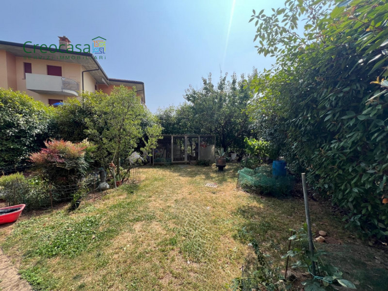 Immagine 7 di Appartamento in vendita  in Via Papa Giovanni Paolo II 172 a Stezzano