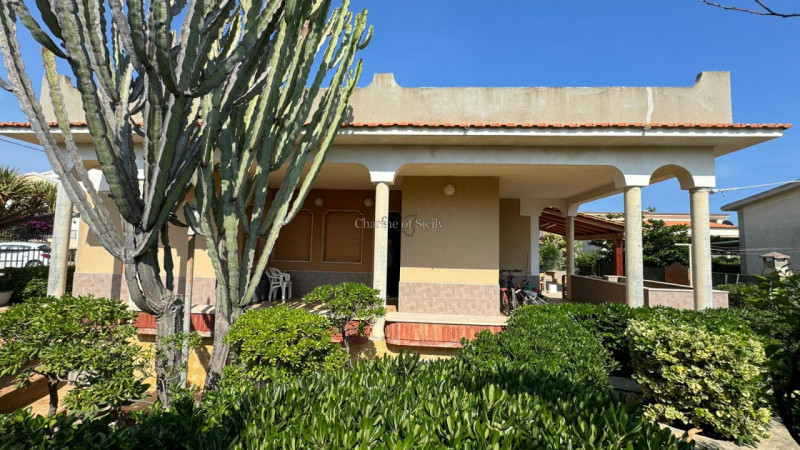 Immagine 4 di Casa indipendente in vendita  in VIA DEL MUGHETTO a Modica