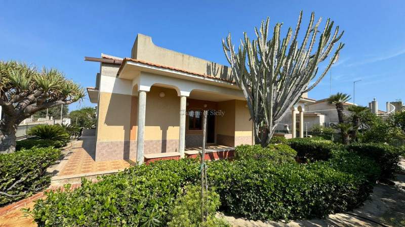 Immagine 6 di Casa indipendente in vendita  in VIA DEL MUGHETTO a Modica