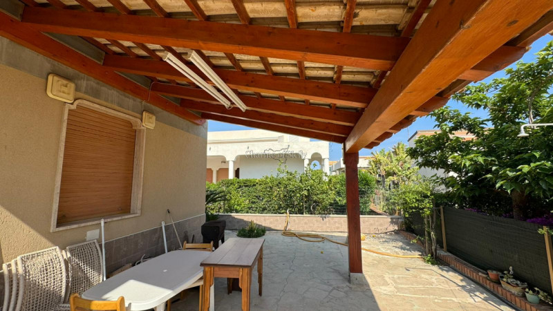 Immagine 8 di Casa indipendente in vendita  in VIA DEL MUGHETTO a Modica