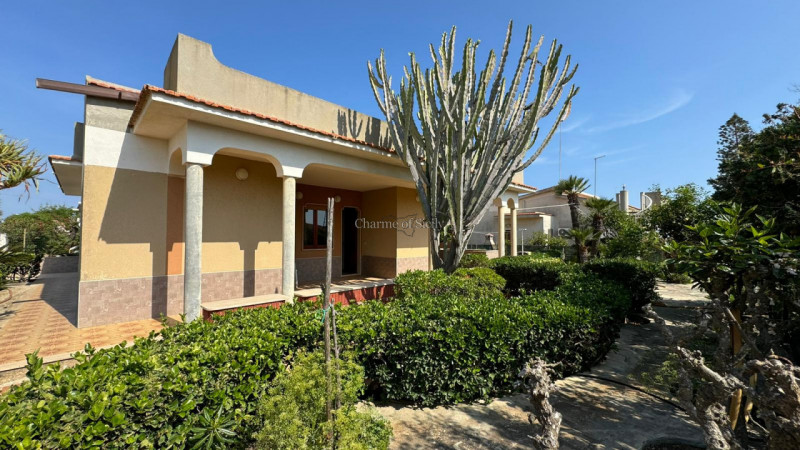 Immagine 10 di Casa indipendente in vendita  in VIA DEL MUGHETTO a Modica