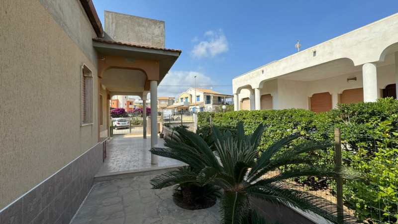 Immagine 18 di Casa indipendente in vendita  in VIA DEL MUGHETTO a Modica