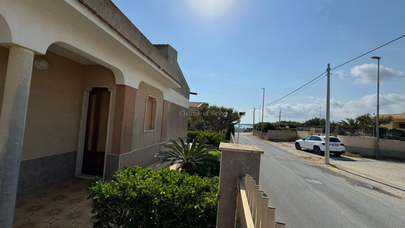 Immagine 28 di Casa indipendente in vendita  in VIA DEL MUGHETTO a Modica