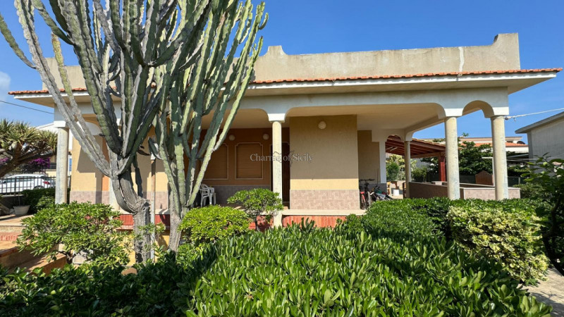 Immagine 31 di Casa indipendente in vendita  in VIA DEL MUGHETTO a Modica