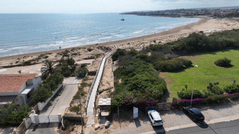 Immagine 38 di Casa indipendente in vendita  in VIA DEL MUGHETTO a Modica