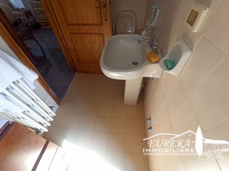 Immagine 16 di Appartamento in vendita  a Castiglione Del Lago