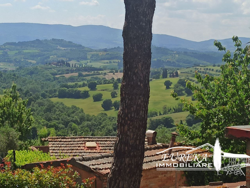 Immagine 19 di Appartamento in vendita  a Castiglione Del Lago