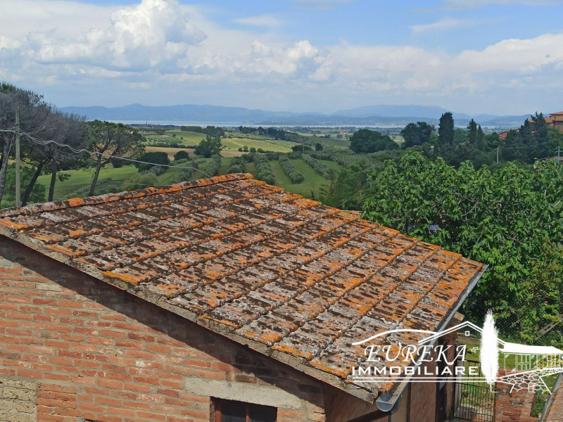 Immagine 21 di Appartamento in vendita  a Castiglione Del Lago